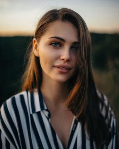 photo-1544005313-94ddf0286df2